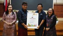 Kolaborasi untuk Negeri, Astra Motor Bali Sabet Penghargaan Vasudhaiva Kutumbakam 2025 Kolaborasi untuk Negeri, Astra Motor Bali Sabet Penghargaan Vasudhaiva Kutumbakam 2025