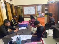 Bawa Kabur Anak SMP, Remaja Asal Bangli Diamankan Polisi Polsek Seririt melakukan interogasi kepada korban dan laki-laki yang membawa kabur usai berhasil diamankan di Desa Penglumbaran, Kecamatan Susut, Bangli. Sumber Foto : Istimewa
