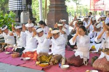 Wali Kota Jaya Negara Hadiri Karya Ngenteg Linggih Wraspati Kalpa di Parahyangan DNA Kota Denpasar Ngenteg Linggih