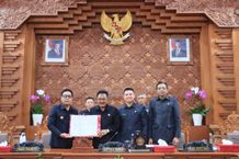 DPRD Denpasar Kompak Setujui Tiga Ranperda Penting pada Rapat Paripurna Ke-44 sebagai Langkah Wujudkan Kota yang Berkelanjutan Sahkan Ranperda
