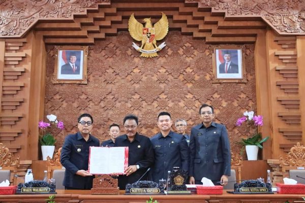 Sahkan Ranperda Sahkan Ranperda