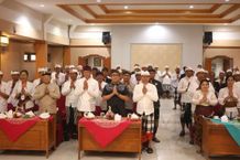 Hadiri Paruman Madya MDA Bali Denpasar, Wali Kota Jaya Negara Tekankan Peran Desa Adat dalam Pengelolaan Sampah Paruman Madya MDA Bali