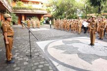 Pj Sekda Denpasar Pimpin Apel Disiplin ASN, Tekankan Kinerja dan Percepatan Penyelesaian APBD 2025 Apel Disiplin
