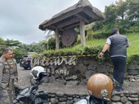 Pansus TRAP dan Satpol PP Bali Sidak ke Jatiluwih, Tutup 13 Bangunan Melanggar Tata Ruang Pansus TRAP dan Satpol PP Bali Sidak ke Jatiluwih, Tutup 13 Bangunan Melanggar Tata Ruang