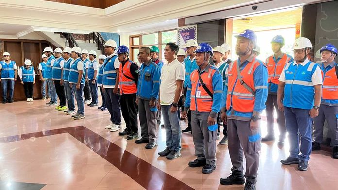 Relawan PLN _bpn PLN UID Bali Kerahkan 11 Relawan ke Sumatera