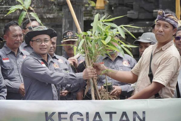 Tanam pohon _bpn Ratusan Pohon Ditanam di Dua Titik Rawan Bencana, FPRB Bangli Perkuat Mitigasi Lingkungan