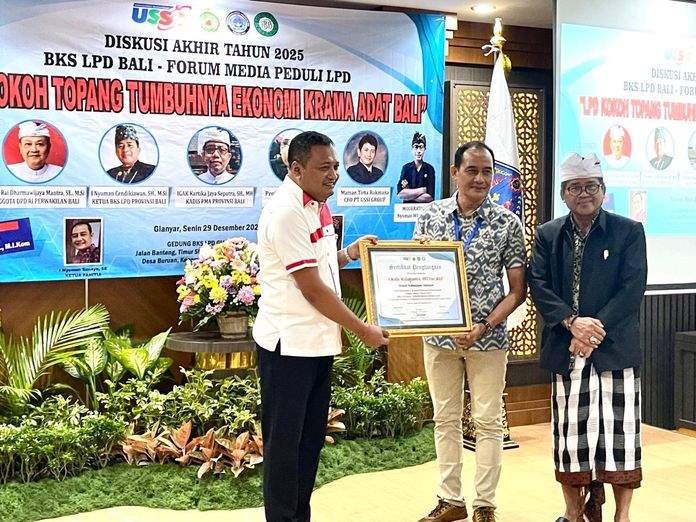 Badan Kerja Sama (BKS) Lembaga Perkreditan Desa (LPD) bersama Forum Media Peduli LPD menggelar diskusi akhir tahun 2025 LPD