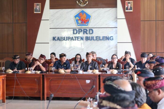 Ranperda Penanggulangan Kemiskinan Ranperda Penanggulangan Kemiskinan