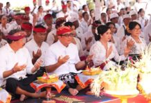 Maknai Sasih Kaulu, Bupati Tabanan Imbau Warga Waspada Cuaca Ekstrem dan Jaga Harmoni dengan Alam Sasih Kaulu