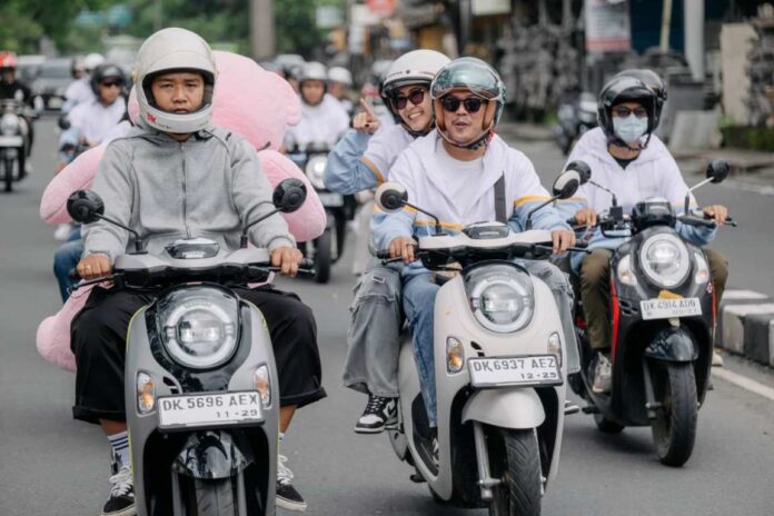 Astra Motor Bali Ingatkan Bahaya Berboncengan Lebih dari Dua Orang, Utamakan Safety Riding