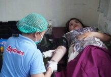 Setetes Darah untuk Keselamatan Sesama, PLN UID Bali Peringati Bulan K3 Nasional 2026 dengan Aksi Donor Darah Salah satu karyawati PLN UID Bali yang ikut partisipasi dalam aksi Donor Darah yang berlangsung di gedung kantor PT PLN (Persero) UID Bali.