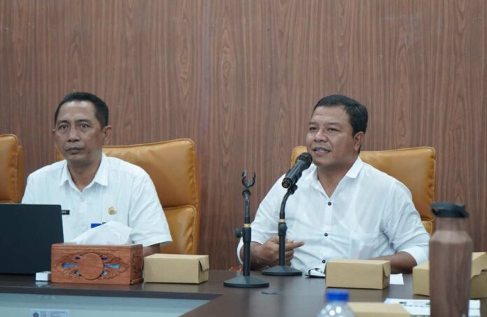 BaliPortalNews_ Kabel Pemkab Buleleng Serius Tertibkan Kabel Udara Demi Keselamatan dan Estetika Kota