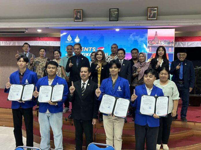 BaliPortalNews_ Mahasiswa Magang ITB STIKOM Bali Lepas Empat Mahasiswa Magang ke Thailand