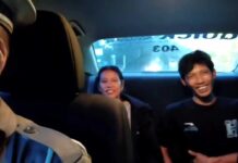 Istri Ngidam Naik Mobil Polisi, Budiasa Minta Bantuan Polsek Seririt Wujudkan Putu Gede Budiasa dan istri saat diajak berkeliling naik mobil dinas kepolisian sektor Seririt untuk memenuhi ngidam sang istri dengan usia kehamilan 2,5 bulan. Sumber Foto : Istimewa