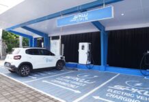 Transaksi SPKLU Tumbuh Signifikan Sepanjang 2025, PLN Perkuat Ekosistem Kendaraan Listrik di Bali Kendaraan listrik tengah melakukan pengisian daya di SPKLU Center PLN di Bali. Pengembangan SPKLU ini merupakan upaya PLN dalam mendukung mobilitas ramah lingkungan sekaligus mempercepat transisi energi bersih yang berkelanjutan di Pulau Dewata.