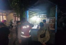 6.860 Burung Kicau Ilegal Ditemukan dalam Truk dari Lombok di Padangbai 6.860 Burung Kicau Ilegal Ditemukan dalam Truk dari Lombok di Padangbai