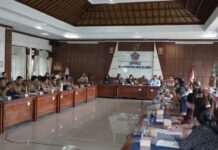 Dewan Buleleng Panggil Eksekutif, Tanggapi Sharing Iuran BPJS PBI Turun Drastis Rapat koordinasi DPRD Kabupaten Buleleng bersama sejumlah SKPD di Pemkab Buleleng, Senin (5/1/2026). Sumber Foto : Istimewa
