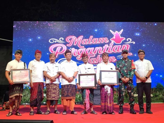 BaliPortalNews_ Tahun baru Buleleng Bupati Sutjidra Ajak Warga Buleleng Tutup 2025 dengan Syukur dan Doa untuk Korban Bencana