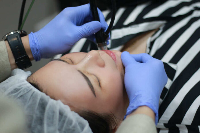 DIAMOND PEEL.jpg _bpn Pendekatan Miracle Aesthetic Clinic Tangani Hiperpigmentasi Kulit Pelanggan Indonesia