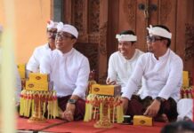 Wali Kota Jaya Negara Apresiasi Soliditas Warga dalam Piodalan di Pura Balai Pertemuan Bina Permai Piodalan