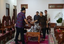 Gubernur Koster Dorong Koperasi Multipihak Perkuat UMKM dan Produk Lokal Bali Koperasi Bina Usaha Kerthi Bali