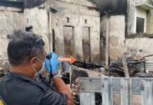 Rumah di BCA Land Bongan Ludes Terbakar Rumah di BCA Land Bongan Ludes Terbakar