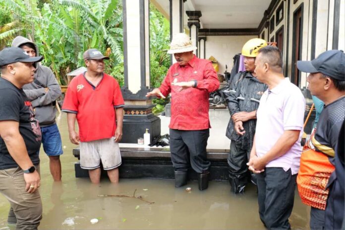 Warga Terdampak Banjir di Desa Kediri Dapat Bantuan