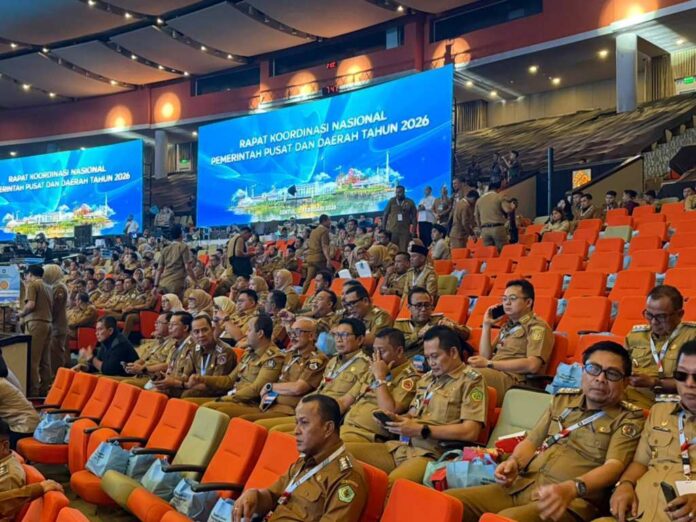 Bupati Adi Arnawa dan Wabup Bagus Alit Sucipta menghadiri Rakornas (4)