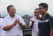 Bupati Sutjidra Optimis Desa dan Kelurahan Mampu Kelola Sampahnya Sendiri Bupati Sutjidra Optimis Desa dan Kelurahan Mampu Kelola Sampahnya Sendiri