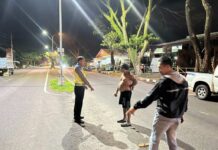 Pejalan Kaki Tak Sadarkan Diri Usai Ditabrak Motor di Jalur 11 Pejalan Kaki Tak Sadarkan Diri Usai Ditabrak Motor di Jalur 11