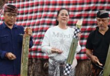 Ketua TP PKK Buleleng Tekankan Komitmen Seluruh Pihak untuk Keberlanjutan Gerakan Kulkul PKK/Posyandu Ketua TP PKK Buleleng Tekankan Komitmen Seluruh Pihak untuk Keberlanjutan Gerakan Kulkul PKK/Posyandu