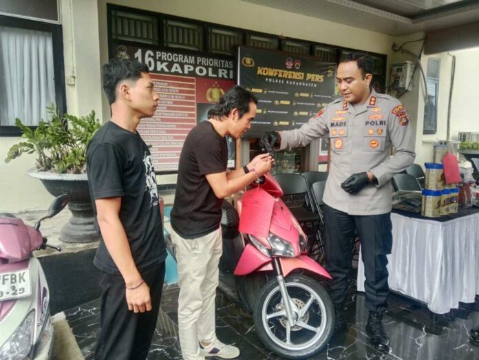 Tangis Jadi Senyum, Vario Milik Pelajar Kubu Dikembalikan Polres Karangasem