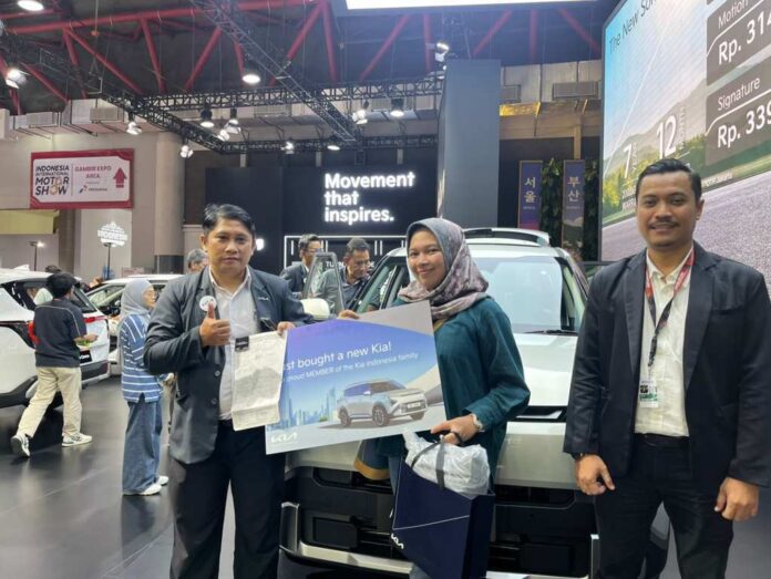 Dari Balik Kemudi The All New Carens, Pengunjung IIMS Banyak yang Langsung SPK