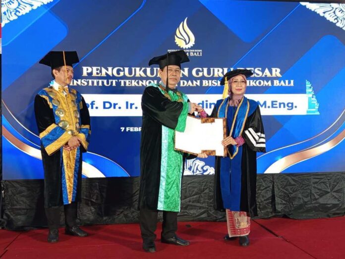 BaliPortalNews_ Prof Evi ITB STIKOM Bali Akhirnya Punya Guru Besar