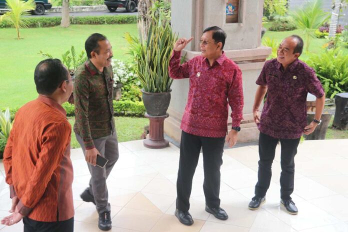Bupati Sutjidra Dorong Program Tepat Sasaran untuk Tekan Kemiskinan di Buleleng