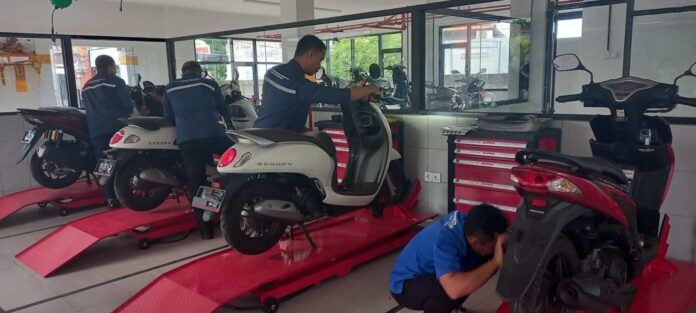 Astra Motor Bali Perkuat Kompetensi Teknologi Sepeda Motor melalui Upskilling & Reskilling Guru SMK Berstandar Industri