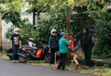 Gandeng Komunitas Honda Stylo, Astra Motor Bali Bagikan 50 Paket Sembako untuk Petugas Kebersihan Gandeng Komunitas Honda Stylo, Astra Motor Bali Bagikan 50 Paket Sembako untuk Petugas Kebersihan