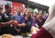 Tak Ditemukan Boraks dan Formalin, Loka POM dan Ketua TP PKK Buleleng Tinjau Keamanan Takjil di Kampung Anyar Tak Ditemukan Boraks dan Formalin, Loka POM dan Ketua TP PKK Buleleng Tinjau Keamanan Takjil di Kampung Anyar