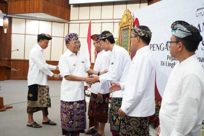 Lantik Pimpinan Tinggi