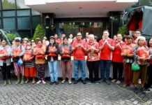 Sekda Eddy Mulya Hadiri Aksi Berbagi 1.200 Paket Sembako yang Digelar Yayasan MTB Henhao Bali Aksi Sosial