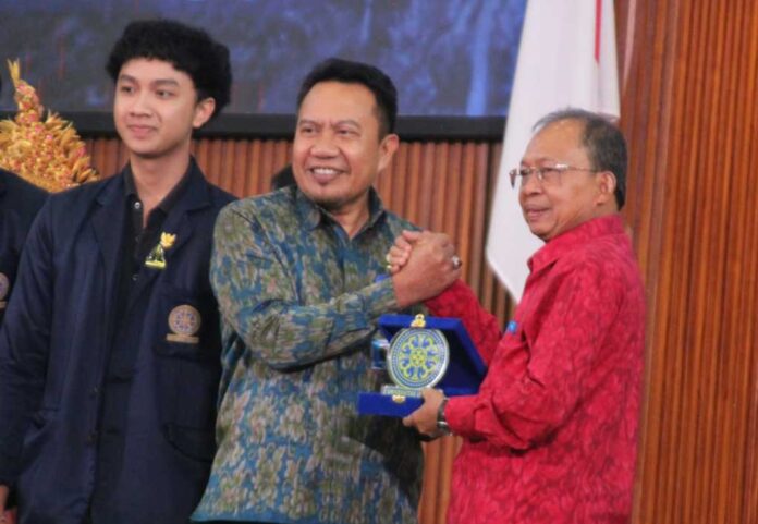 Diskusi Publik