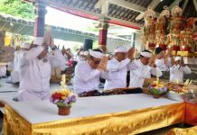 Wali Kota Jaya Negara Hadiri Karya Agung Ngenteg Linggih di Pura Dalem Laplap Ngenteg Linggih