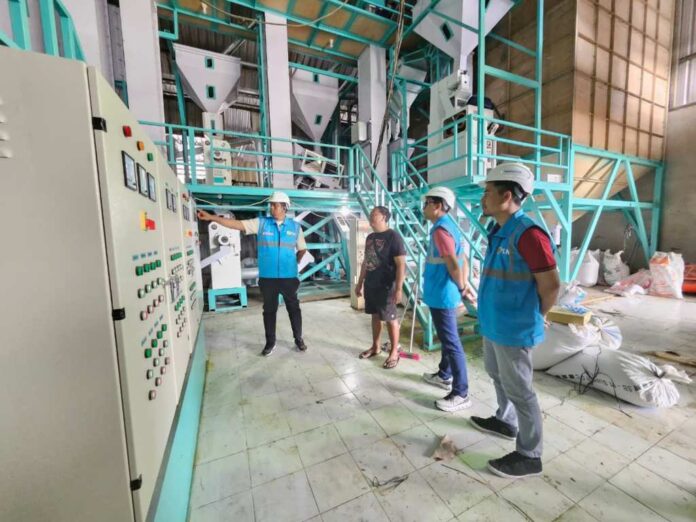 Penggilingan padi di Petang, Badung, Bali, memanfaatkan pasokan listrik andal dari PLN untuk menjaga kelancaran proses manufaktur dan meningkatkan kapasitas produksi. Kontribusi sektor industri turut mendorong penjualan tenaga listrik pada 2025 hingga mencapai 317,69 terawatt hour (TWh).