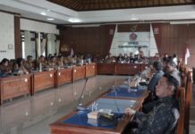 Dewan Buleleng Fokuskan Perhatian ke Data Kemiskinan Saat Bahas RKPD 2027 Rapat pembahasan RKPD tahun 2027 antara DPRD Kabupaten Buleleng dengan pihak eksekutif di ruang rapat gabungan komisi. Sumber Foto : Istimewa