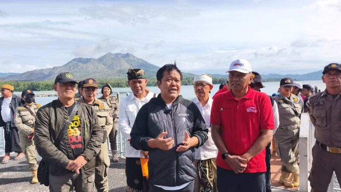Pemkab Bangli Kerahkan 5.000 Lebih Peserta Bersihkan Kawasan Danau Batur