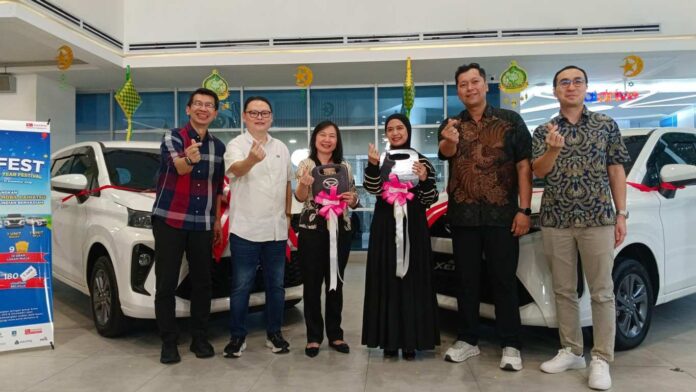 Apresiasi Pelanggan Setia, Astra Daihatsu Serahkan Hadiah Utama DAIFEST 2025