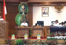 Sidang Paripurna DPRD ke-28, Gubernur Koster Sampaikan Apresiasi Hingga Empat Kali Kepada Pansus TRAP Sidang Paripurna DPRD ke-28, Gubernur Koster Sampaikan Apresiasi Hingga Empat Kali Kepada Pansus TRAP