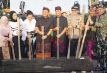 Bupati Sutjidra: Pangrupukan Festival Buleleng Jadi Panggung Tradisi, Edukasi, dan Event Unggulan Daerah Bupati Sutjidra: Pangrupukan Festival Buleleng Jadi Panggung Tradisi, Edukasi, dan Event Unggulan Daerah