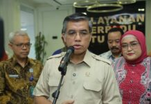 Posko THR Kemnaker Terima 1.134 Konsultasi, Hari Ini Layanan Aduan Mulai Dibuka Menteri Ketenagakerjaan (Menaker) Republik Indonesia, Prof. Yassierli, S.T., M.T., Ph.D. Sumber Foto : Istimewa