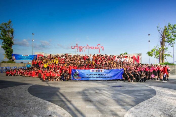 Pramuka Badung Bersih-bersih Pantai Jerman, Sekaligus Edukasi Pengelolaan Sampah Berbasis Sumber